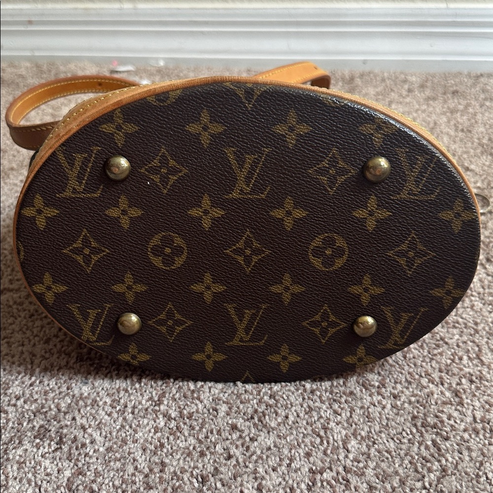 LOUIS VUITTON Monogram Petit Bucket 23 - Picture 3 of 11